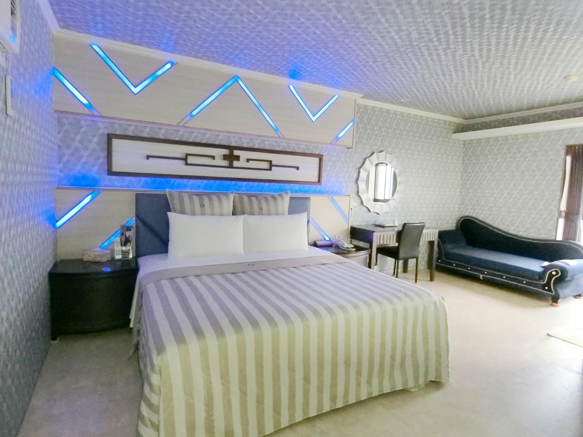 Full Moon Boutique Motel Sin-ču Exteriér fotografie