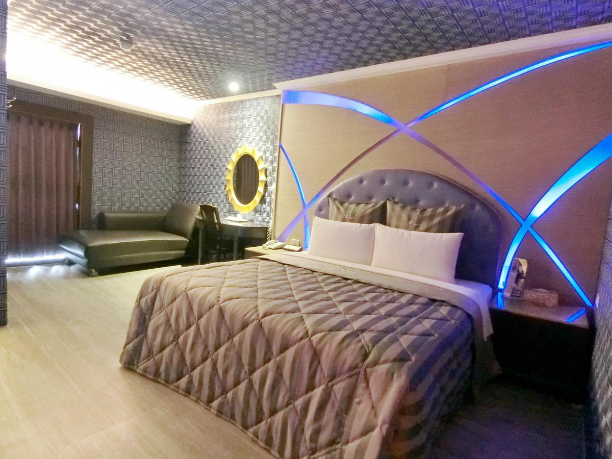 Full Moon Boutique Motel Sin-ču Exteriér fotografie